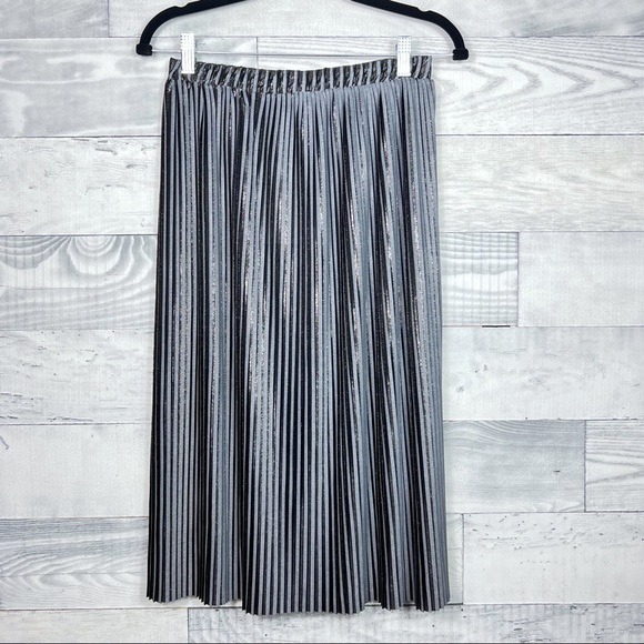 Zara Dresses & Skirts - 🍉 Zara Metallic Midi Skirt